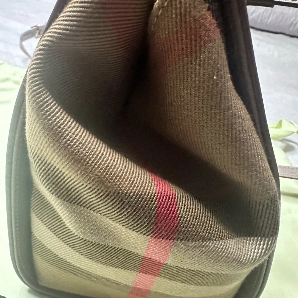Burberry Beige Leather Tote Bag - Picture 3 of 7